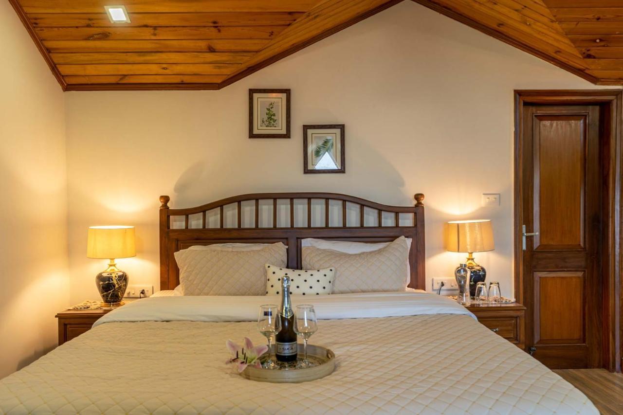 Stayvista At Floradale W Jacuzzi & Wood-Fire Pizza Касаули Экстерьер фото